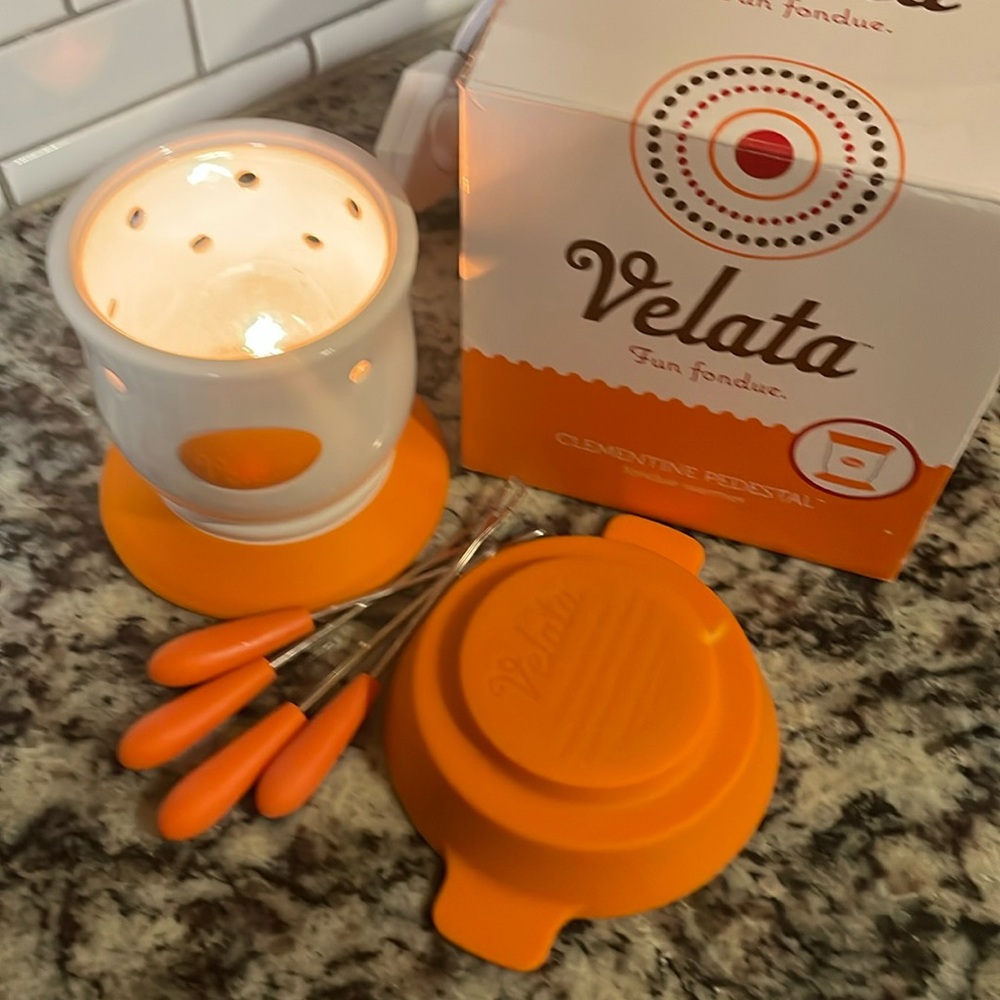 Fun Fondue Pot by Velata With Clementine Pedestal